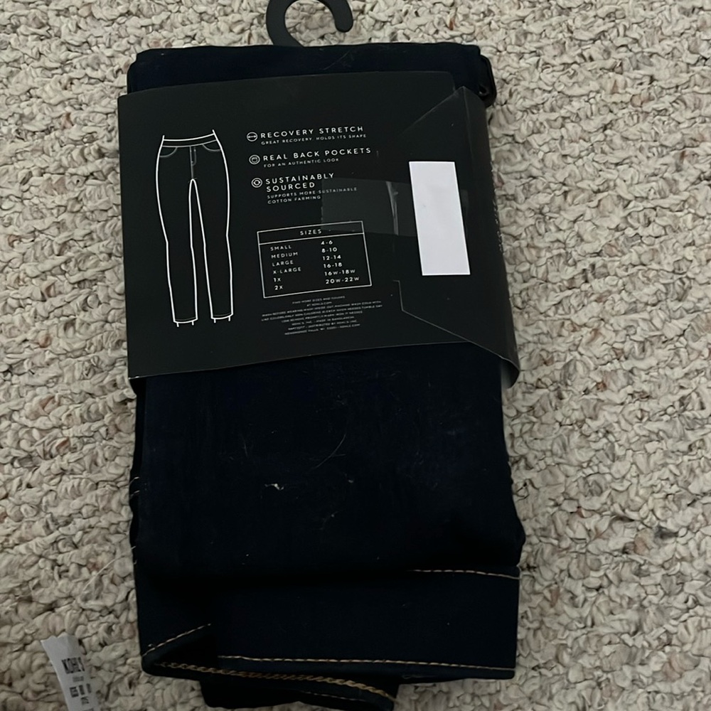 Small jeggings with tag still on